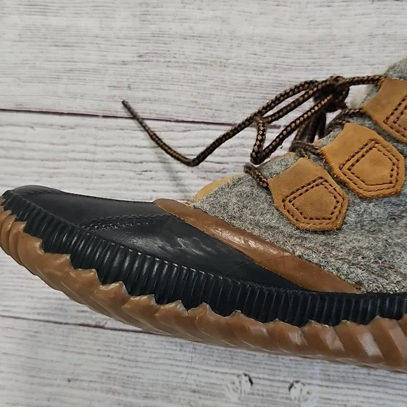 Sorel Sz 8 Gray and Tan Winter Boots - Picture 12 of 16